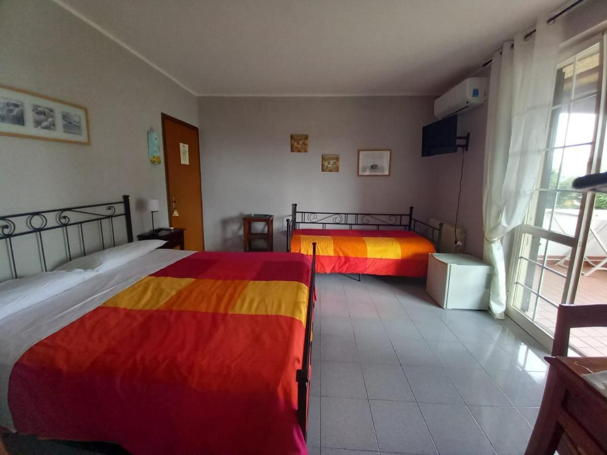 Hotel Il Grifo à Sabaudia Extérieur photo
